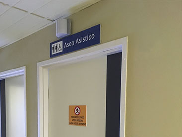 Direcctorio adaptado para personas con discapacidad en ascensor del CEAPAT